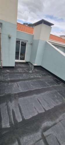 T4 duplex em canelas com garagem box e arrumos
