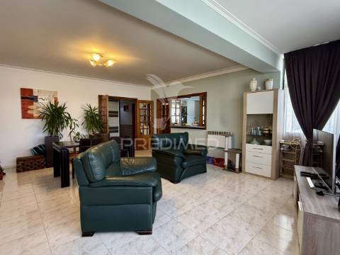 Apartamento t3, excelente localização e boa exposição solar – fátima