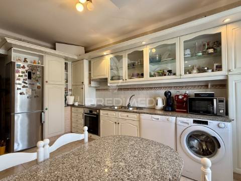 Apartamento t3, excelente localização e boa exposição solar – fátima