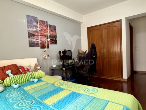 Apartamento t3, excelente localização e boa exposição solar – fátima