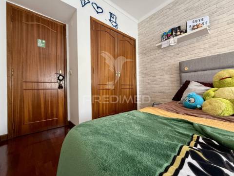 Apartamento t3, excelente localização e boa exposição solar – fátima