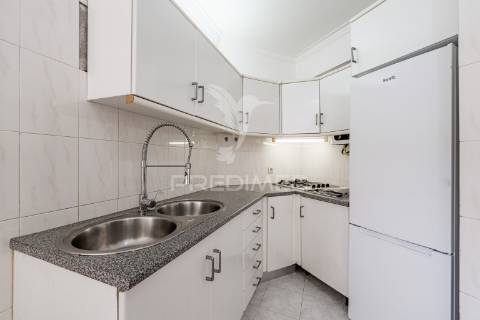 T2 duplex bem localizado, na baixa da banheira