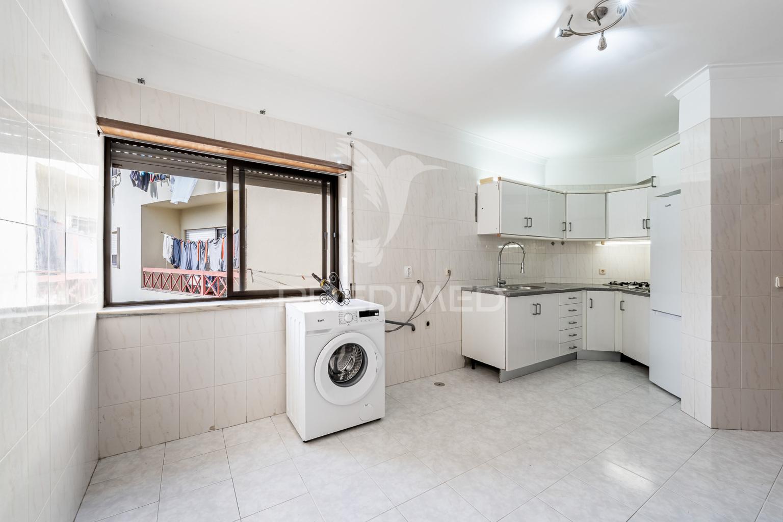 T2 duplex bem localizado, na baixa da banheira