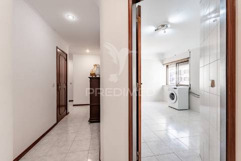 T2 duplex bem localizado, na baixa da banheira