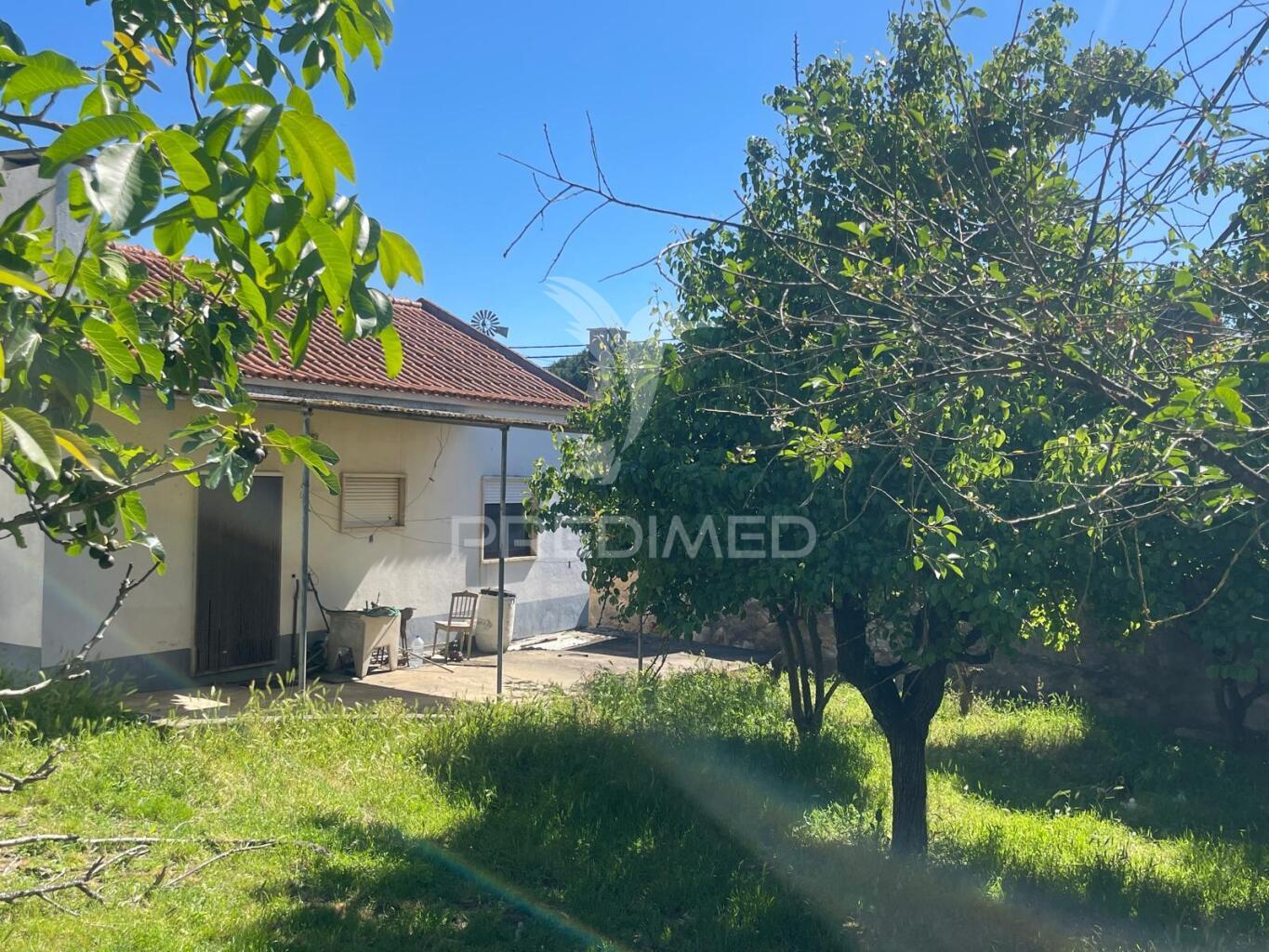Moradia t2 com terreno em penafirme da mata (olhalvo)