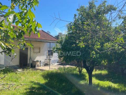 Moradia t2 com terreno em penafirme da mata (olhalvo)