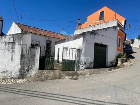 Moradia t2 com terreno em penafirme da mata (olhalvo)