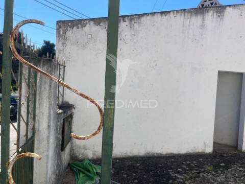 Moradia t2 com terreno em penafirme da mata (olhalvo)