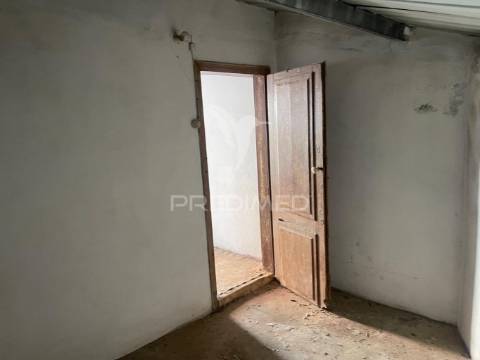 Moradia t2 com terreno em penafirme da mata (olhalvo)