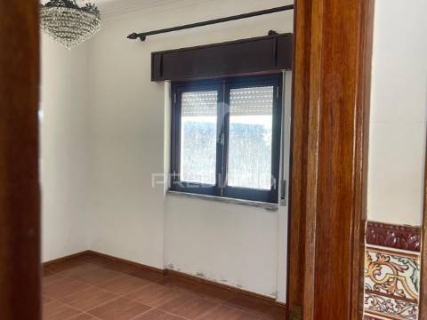 Moradia t2 com terreno em penafirme da mata (olhalvo)