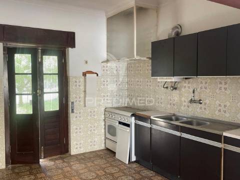 Moradia t2 com terreno em penafirme da mata (olhalvo)