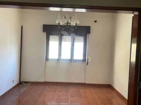 Moradia t2 com terreno em penafirme da mata (olhalvo)