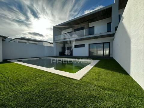 Moradia de luxo t4 com piscina elvas