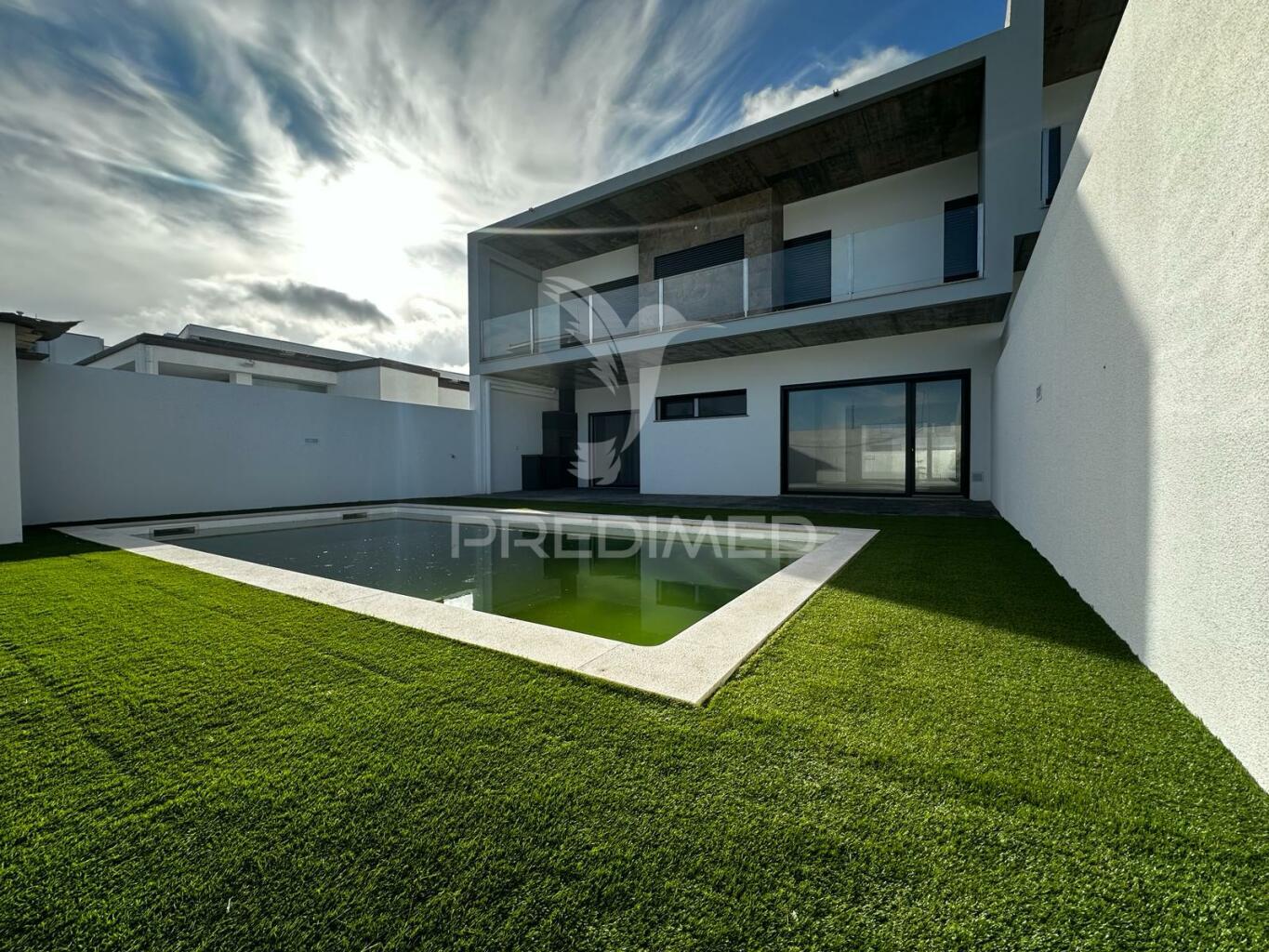 Moradia de luxo v3 com piscina elvas