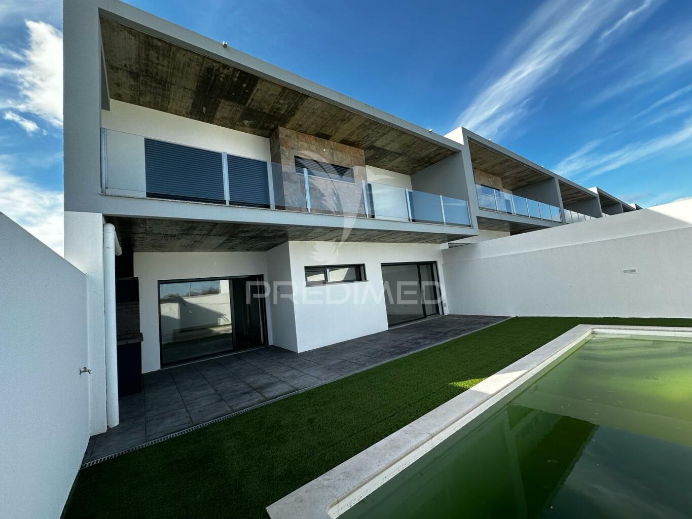 Moradia de luxo v3 com piscina elvas