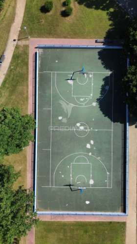 T2 com vista de rio e jardim – remodelado, luminoso e versátil