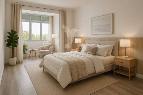 T2 com vista de rio e jardim – remodelado, luminoso e versátil