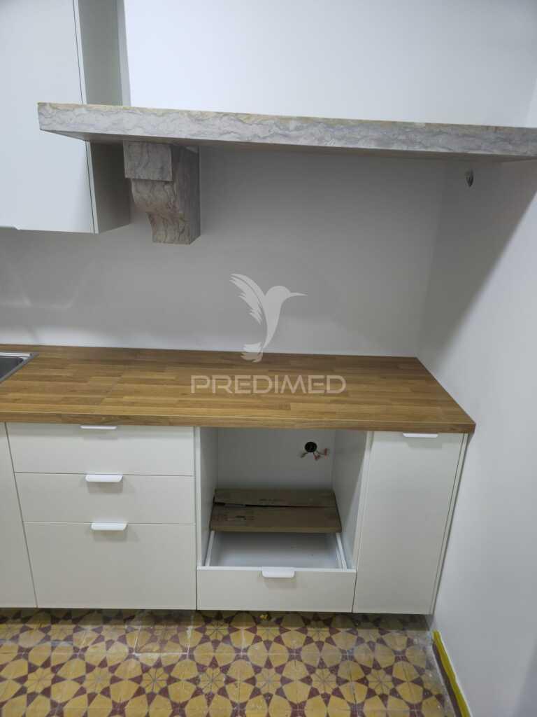 Apartamento t2 com remodelação total, em benfica