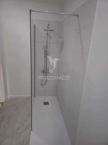Apartamento t2 com remodelação total, em benfica
