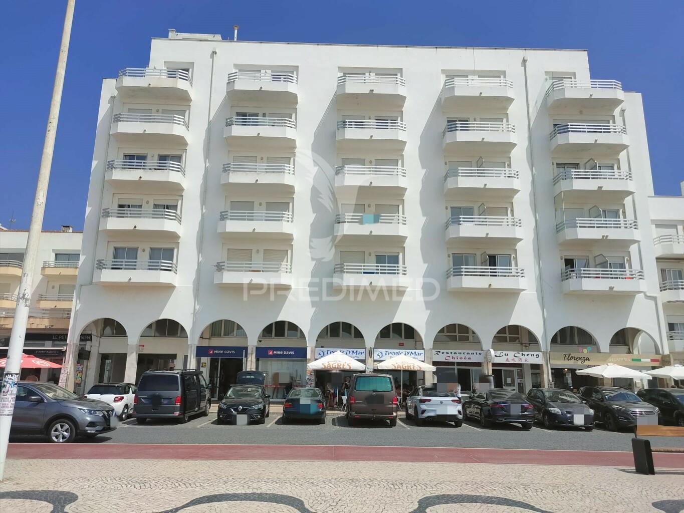 Apartamento t2 + 1 - nazaré (1ª linha de praia)