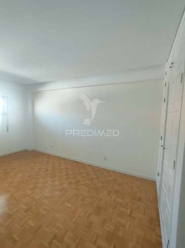 Apartamento t2 + 1 - nazaré (1ª linha de praia)