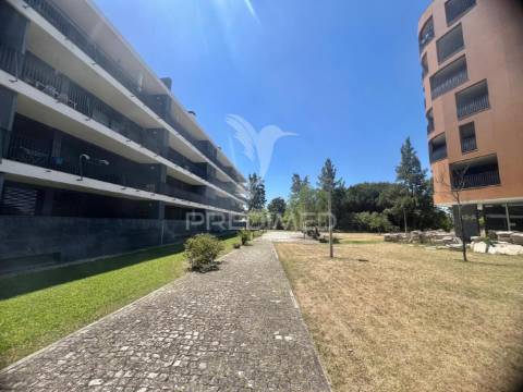 Apartamento t4 com 2 suites e parqueamento