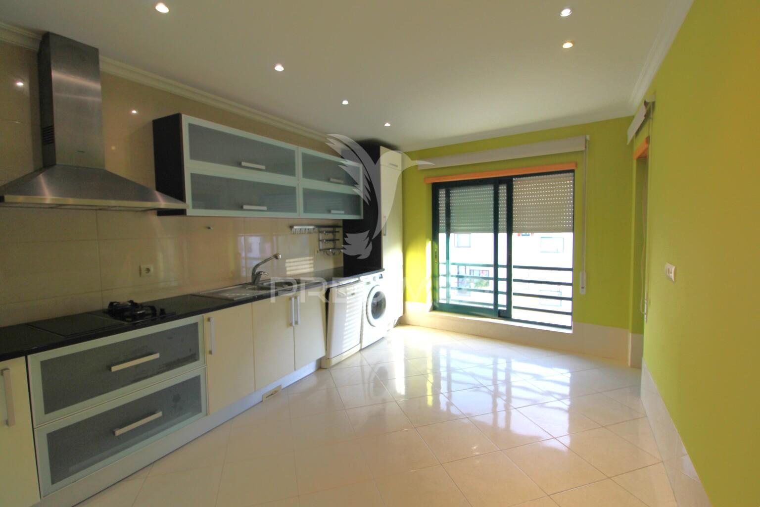 Duplex t3+2 com garagem em alcochete