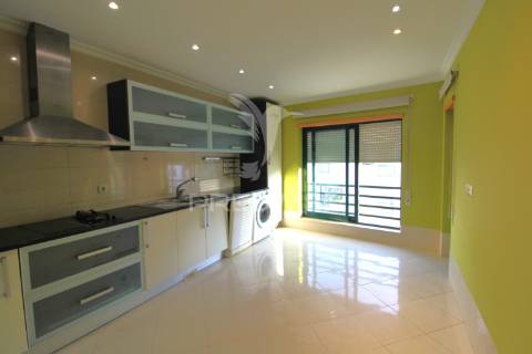 Duplex t3+2 com garagem em alcochete