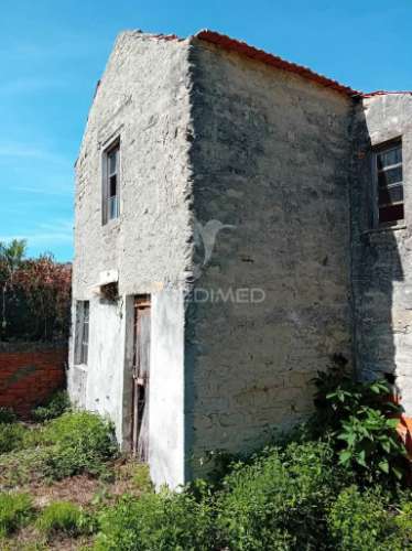 Moradia t4 em mataduços para restauro