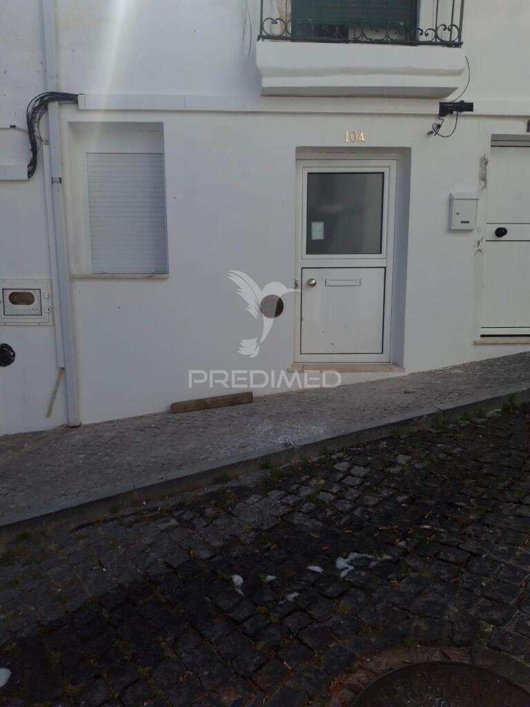 Casa t2 renovada no centro de campo maior