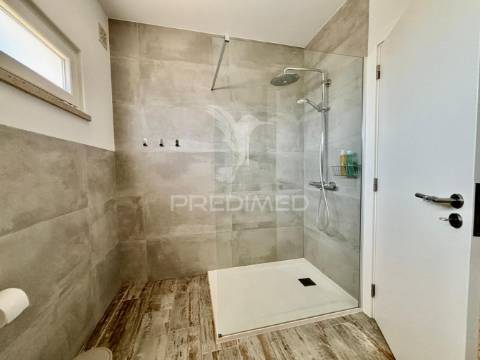 Moradia ecológica moderna com piscina, perto das caldas da rainha
