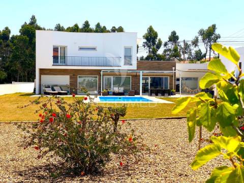 Moradia ecológica moderna com piscina, perto das caldas da rainha