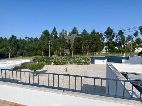 Moradia ecológica moderna com piscina, perto das caldas da rainha