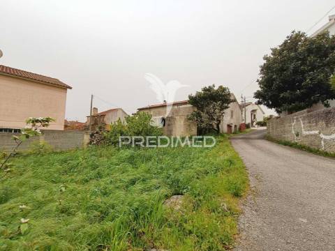 Moradia t2 para recontrução em alqueidão da serra.