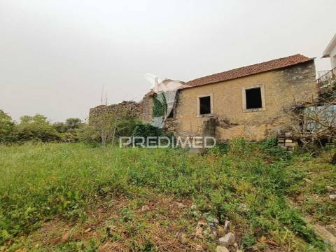 Ruina para reconstrução  em alqueidão da serra.