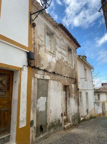 Prédio para reconstrução com projeto aprovado