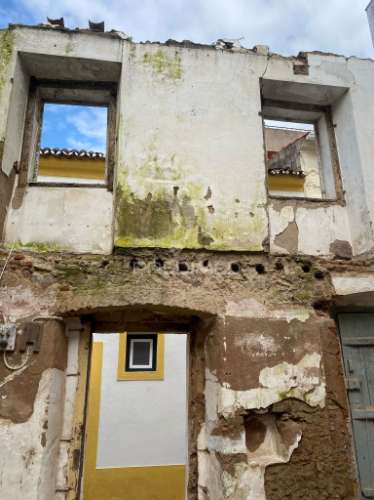 Prédio para reconstrução com projeto aprovado