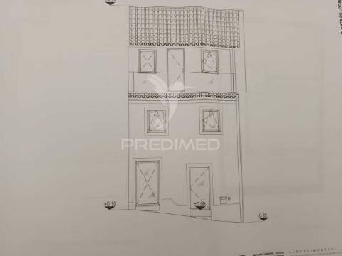 Prédio para reconstrução com projeto aprovado
