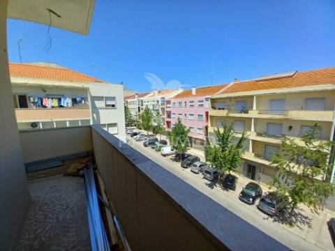 Apartamento t2 remodelado - setúbal 3f