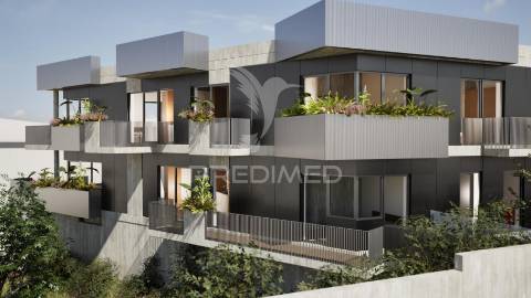 Apartamento t2 com suite, terraço , varandas e excelente localização