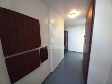 Apartamento t2 na cidade sol