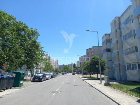 Apartamento t2 na cidade sol