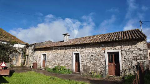 Moradia t3 na serra de santo antónio, alcanena!