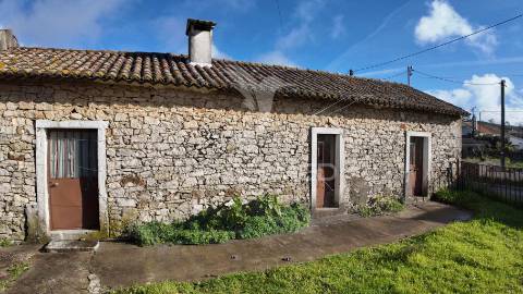 Moradia t3 na serra de santo antónio, alcanena!