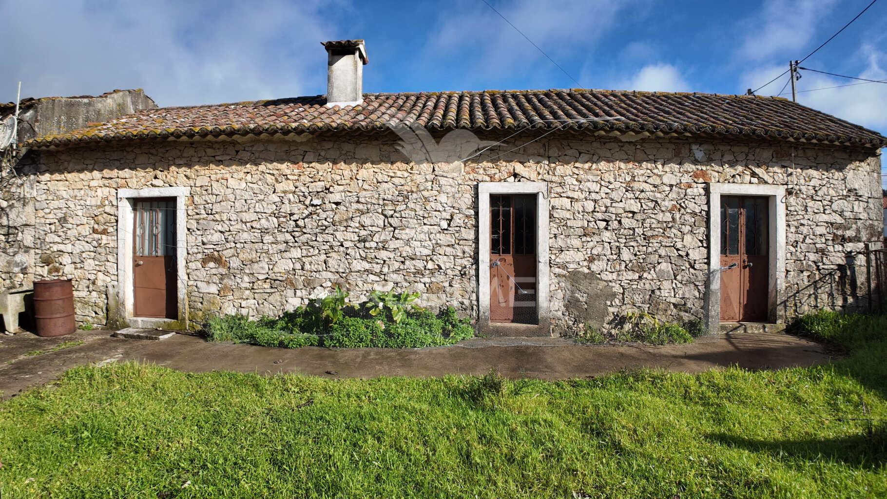 Moradia t3 na serra de santo antónio, alcanena!