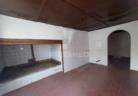 Moradia t3 na serra de santo antónio, alcanena!