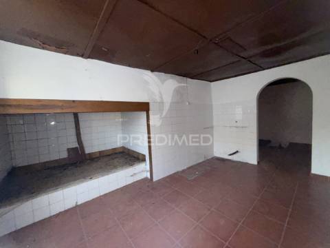Moradia t3 na serra de santo antónio, alcanena!
