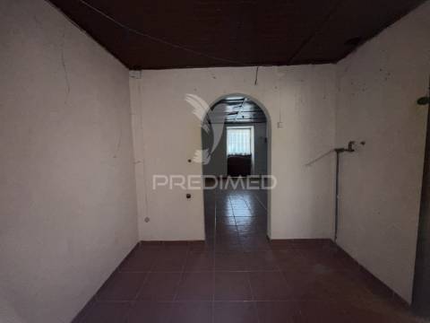 Moradia t3 na serra de santo antónio, alcanena!