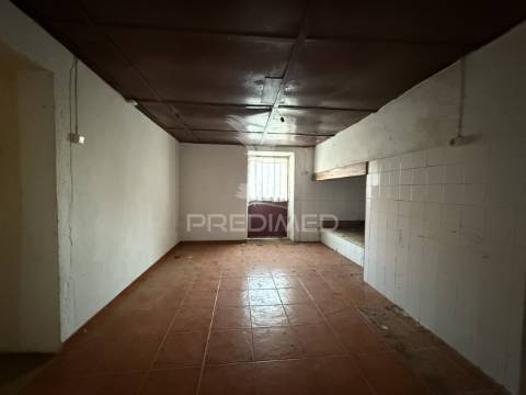 Moradia t3 na serra de santo antónio, alcanena!