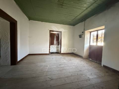 Moradia t3 na serra de santo antónio, alcanena!